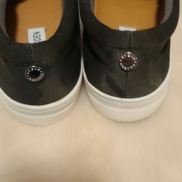 Steve Madden Sneakers - Picture 6 of 9